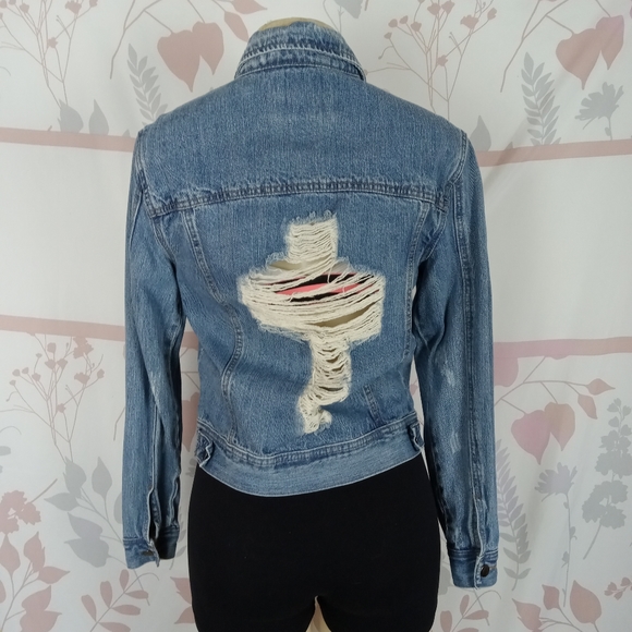 Forever21 premium denim Spike shoulder back distressed Jean jacket size Small - Picture 4 of 10